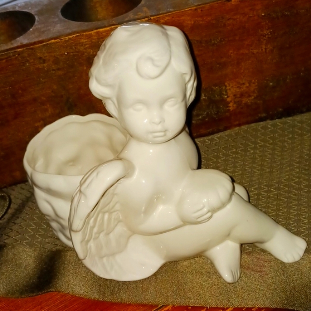 Holland Floral Cherub Collection Planter Small